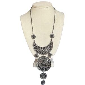 Vintage 1970s Silver Tone Boho Medallion Necklace